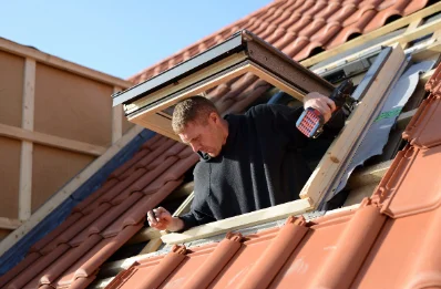 Pose de fenêtres de toit Velux à Meyrueis